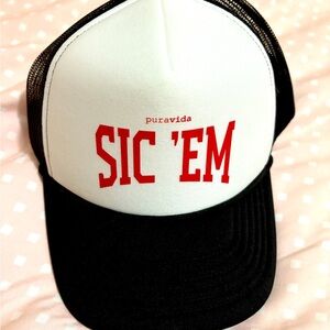 Sic ‘Em Hat Brand New UGA